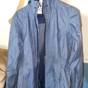 Mountain hardware raincoat